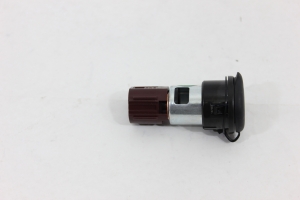 Tomada 12 V Tracker 20/23 Usado (058)