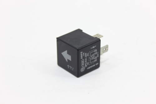 Relê Auxiliar Vw 8-150 05/11 Usado (755)