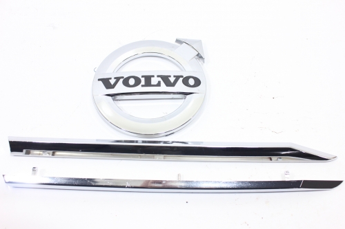 Friso com Emblema Grade Volvo Fh 10/14 Cromado