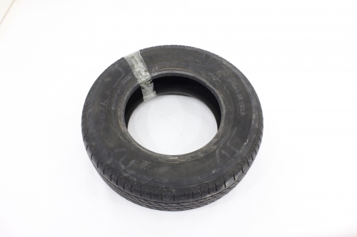 Pneu 235/75/R15 Pneu 68/20 Usado (894)