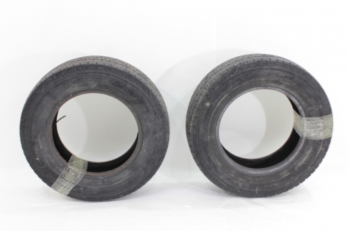 Pneu 205/70/R15 Par Recapado F-250 99/05 Usado (434)